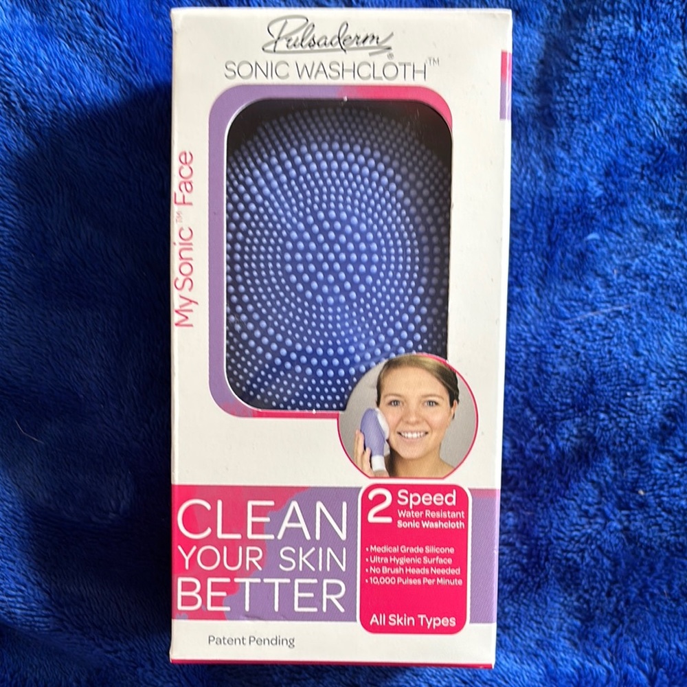 Purple and White Facial Cleansing Tool